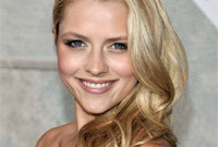 Celebrity-hair-style-ideas-side-styling-side